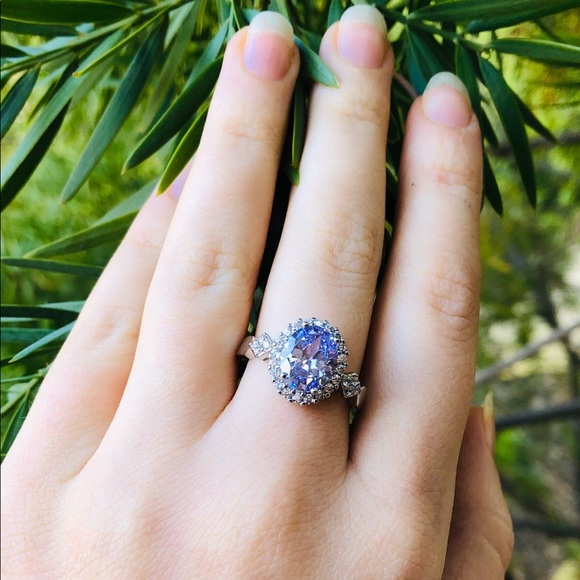 Jewelry - Gorgeous Steering Silver CZ Ring